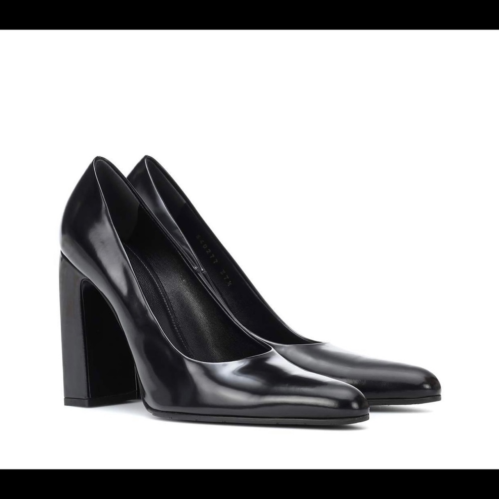 Black leather pumps - Picture 3 of 6